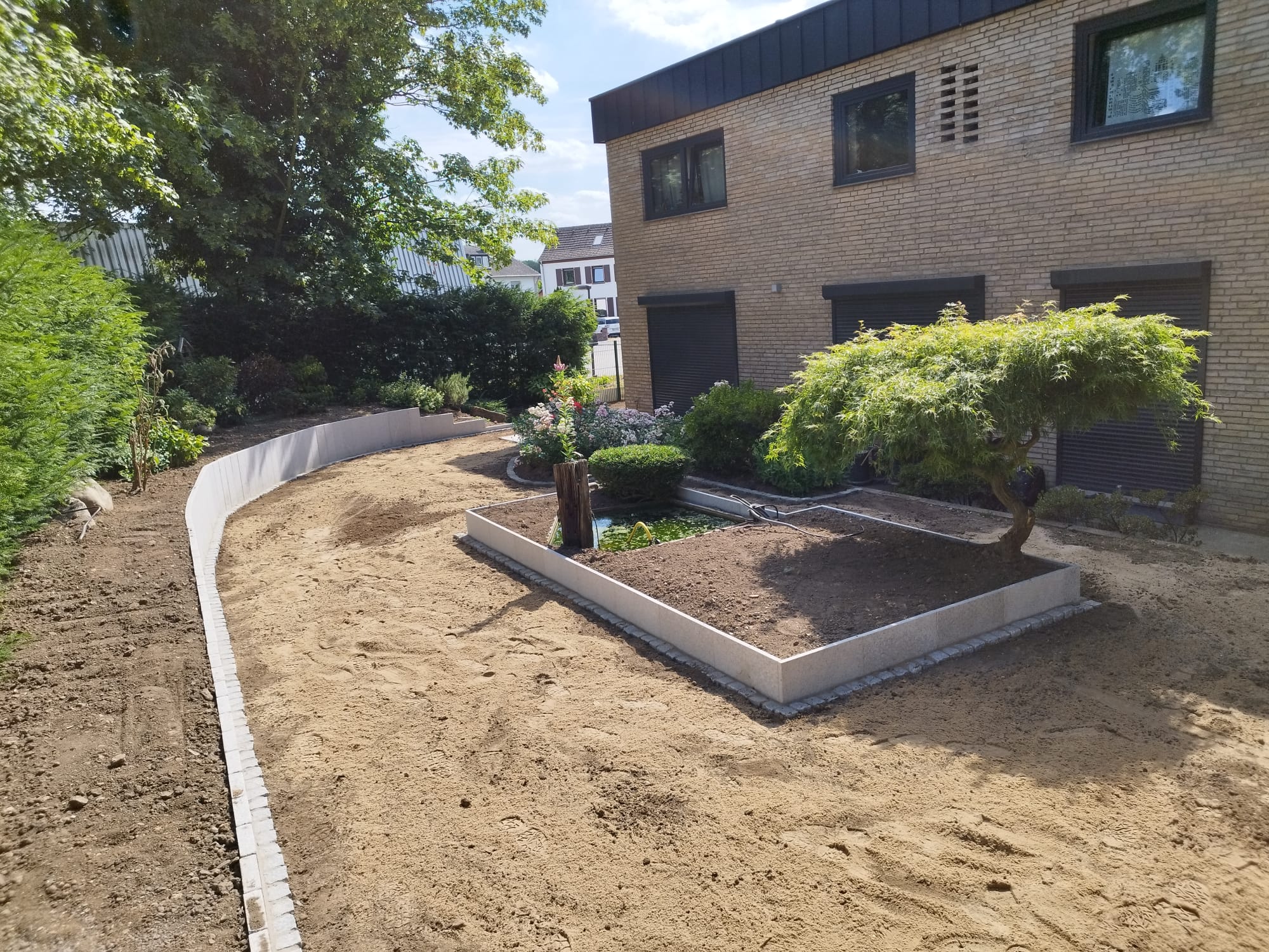 Garten Vorher